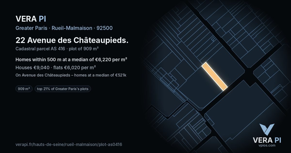 22 Avenue des Châteaupieds, Rueil-Malmaison at night – the plot lit, the parcels around coloured by the prices near them