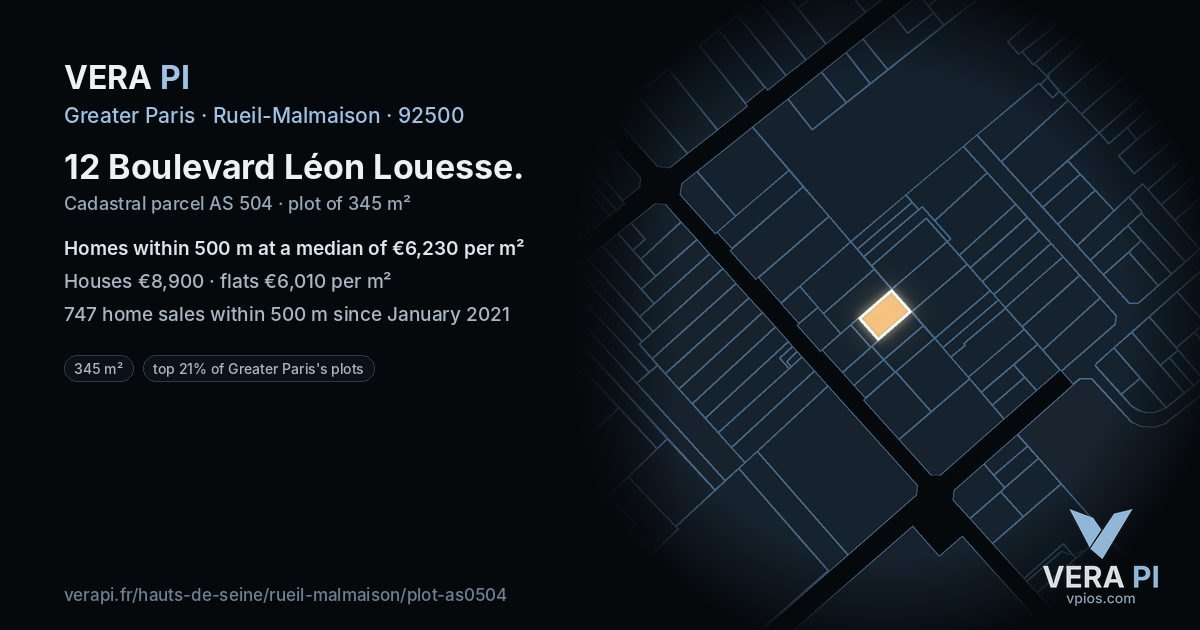 12 Boulevard Léon Louesse, Rueil-Malmaison at night – the plot lit, the parcels around coloured by the prices near them