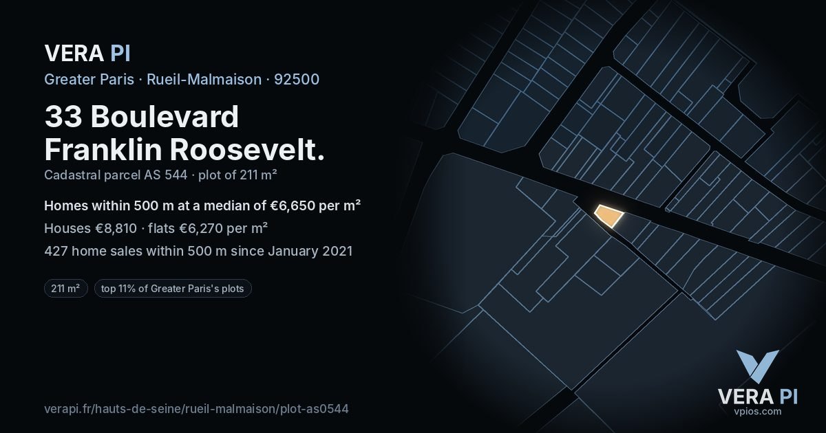 33 Boulevard Franklin Roosevelt, Rueil-Malmaison at night – the plot lit, the parcels around coloured by the prices near them