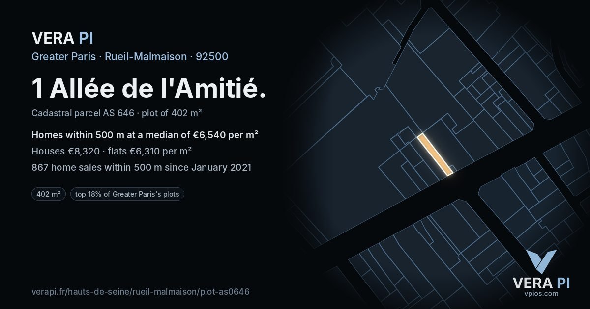 1 Allée de l'Amitié, Rueil-Malmaison at night – the plot lit, the parcels around coloured by the prices near them