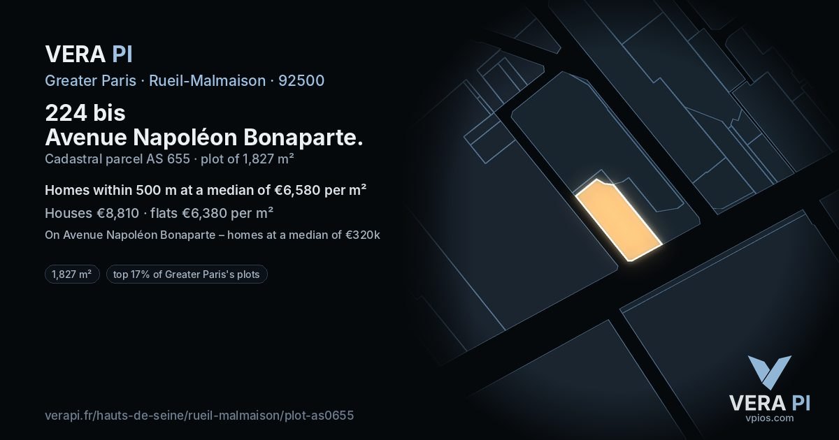 224 bis Avenue Napoléon Bonaparte, Rueil-Malmaison at night – the plot lit, the parcels around coloured by the prices near them