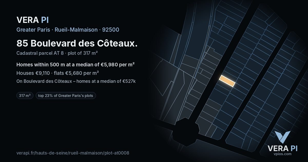 85 Boulevard des Côteaux, Rueil-Malmaison at night – the plot lit, the parcels around coloured by the prices near them