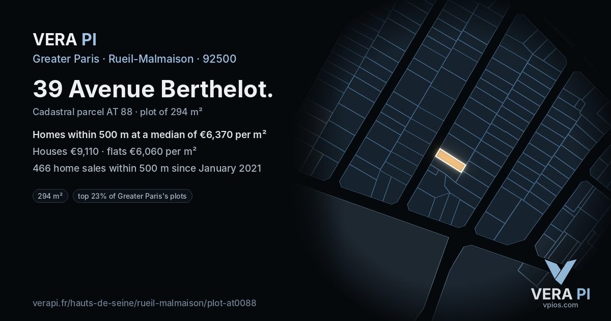 39 Avenue Berthelot, Rueil-Malmaison at night – the plot lit, the parcels around coloured by the prices near them