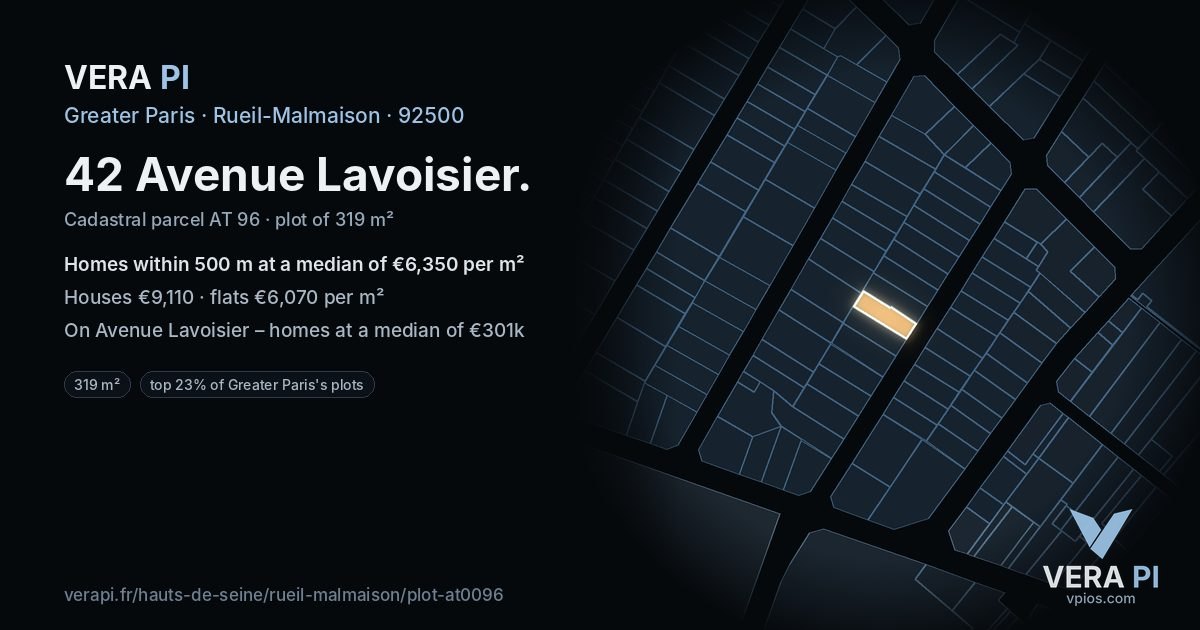 42 Avenue Lavoisier, Rueil-Malmaison at night – the plot lit, the parcels around coloured by the prices near them