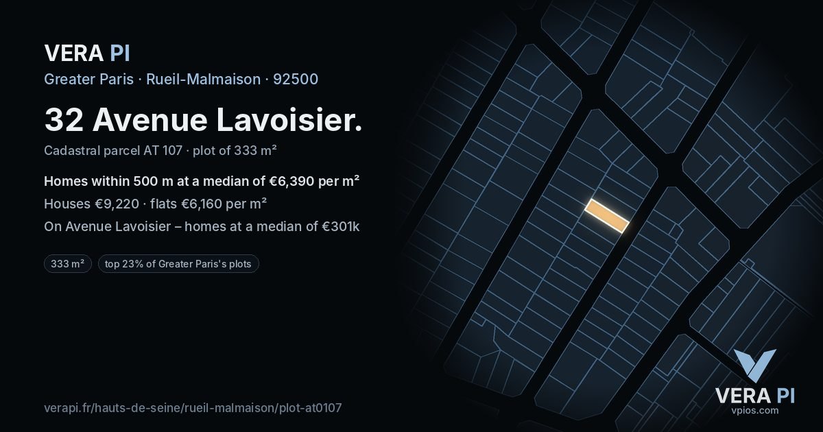 32 Avenue Lavoisier, Rueil-Malmaison at night – the plot lit, the parcels around coloured by the prices near them
