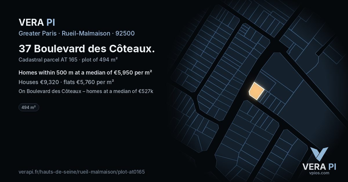 37 Boulevard des Côteaux, Rueil-Malmaison at night – the plot lit, the parcels around coloured by the prices near them