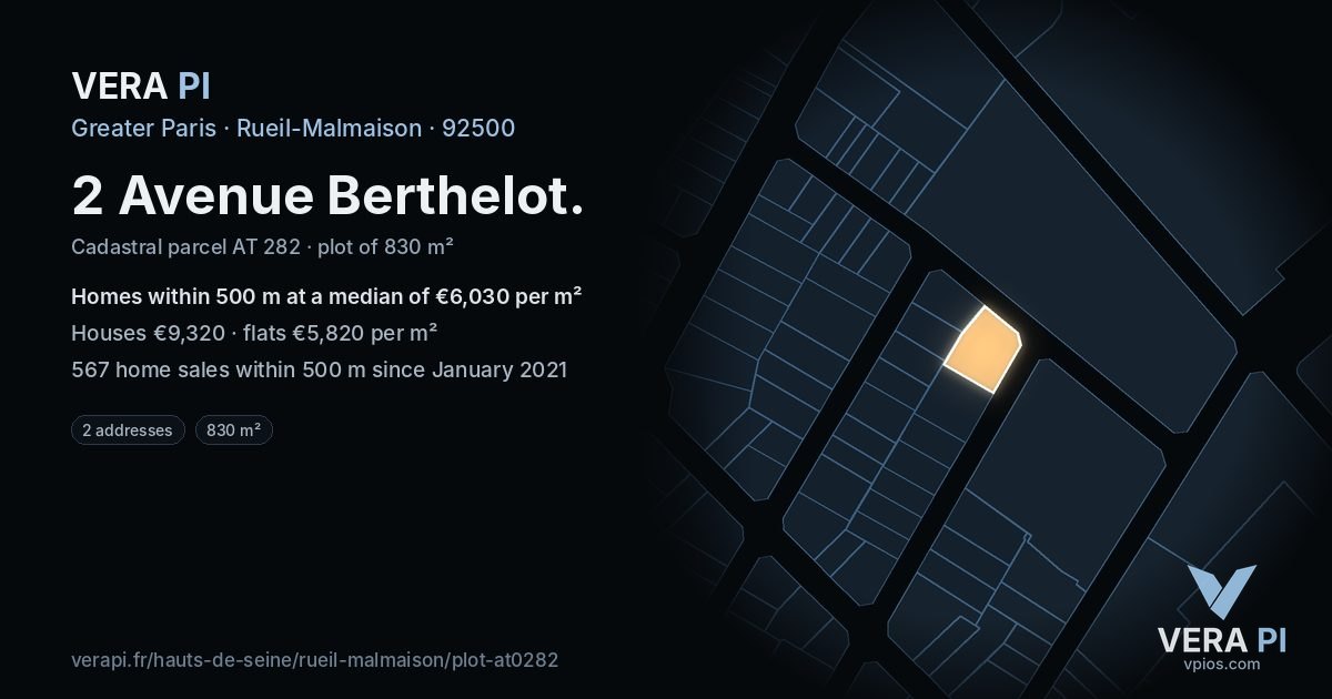 2 Avenue Berthelot, Rueil-Malmaison at night – the plot lit, the parcels around coloured by the prices near them