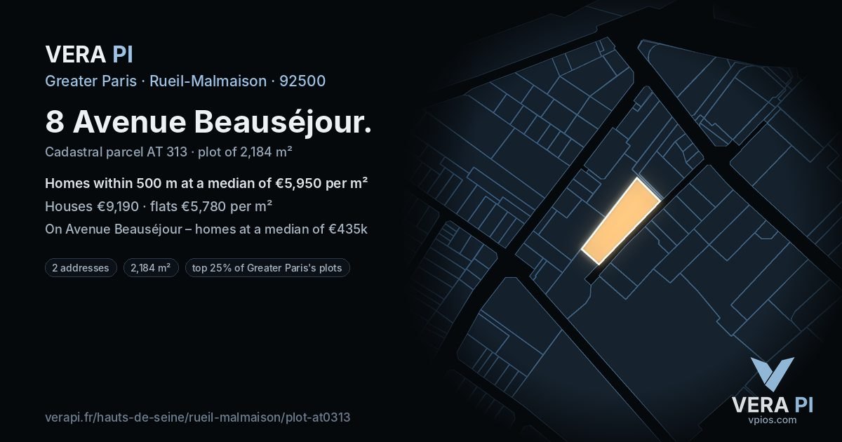 8 Avenue Beauséjour, Rueil-Malmaison at night – the plot lit, the parcels around coloured by the prices near them