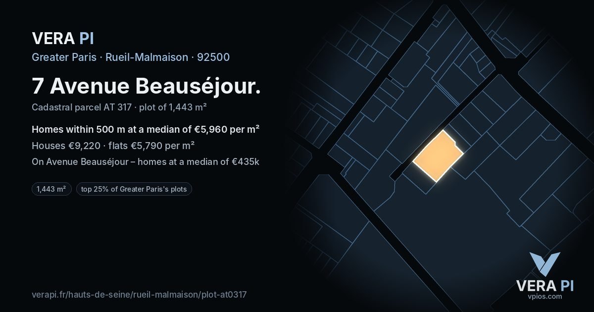 7 Avenue Beauséjour, Rueil-Malmaison at night – the plot lit, the parcels around coloured by the prices near them