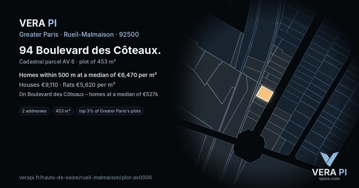 94 Boulevard des Côteaux, Rueil-Malmaison at night – the plot lit, the parcels around coloured by the prices near them