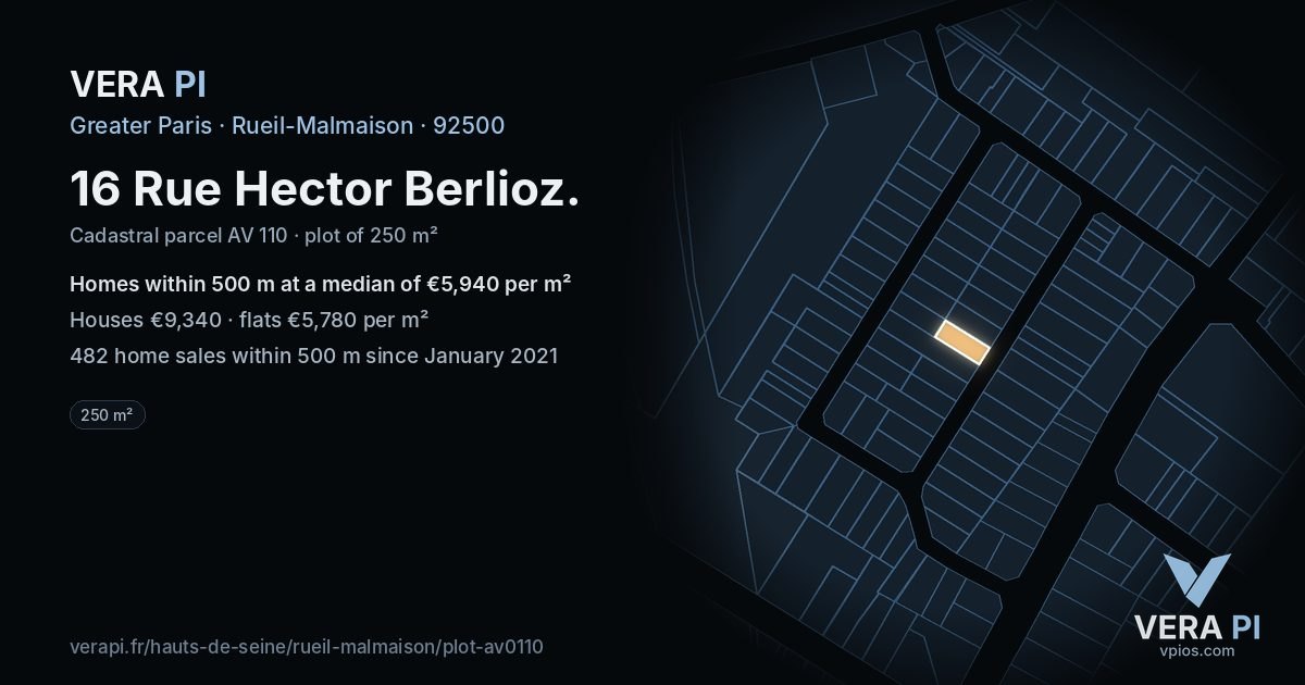 16 Rue Hector Berlioz, Rueil-Malmaison at night – the plot lit, the parcels around coloured by the prices near them