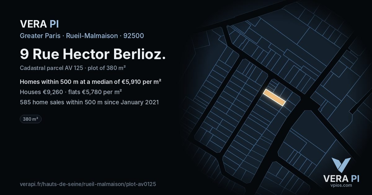 9 Rue Hector Berlioz, Rueil-Malmaison at night – the plot lit, the parcels around coloured by the prices near them