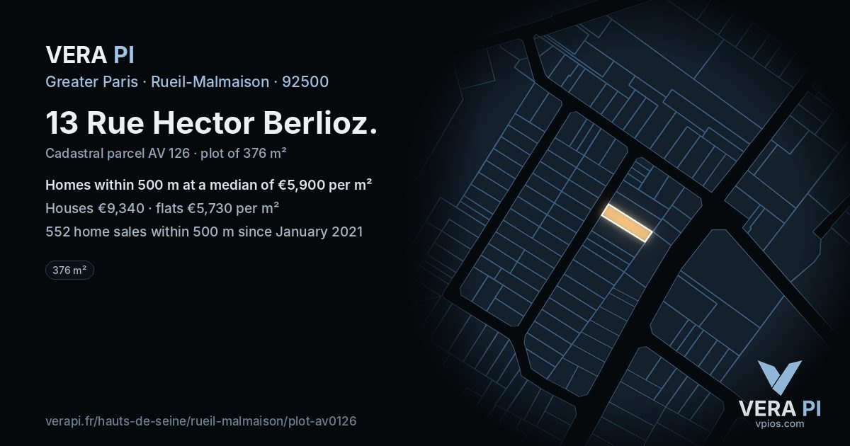 13 Rue Hector Berlioz, Rueil-Malmaison at night – the plot lit, the parcels around coloured by the prices near them