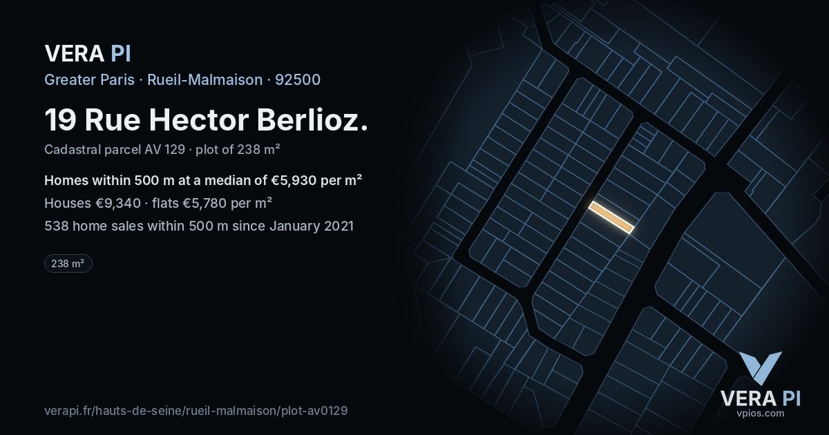 19 Rue Hector Berlioz, Rueil-Malmaison at night – the plot lit, the parcels around coloured by the prices near them