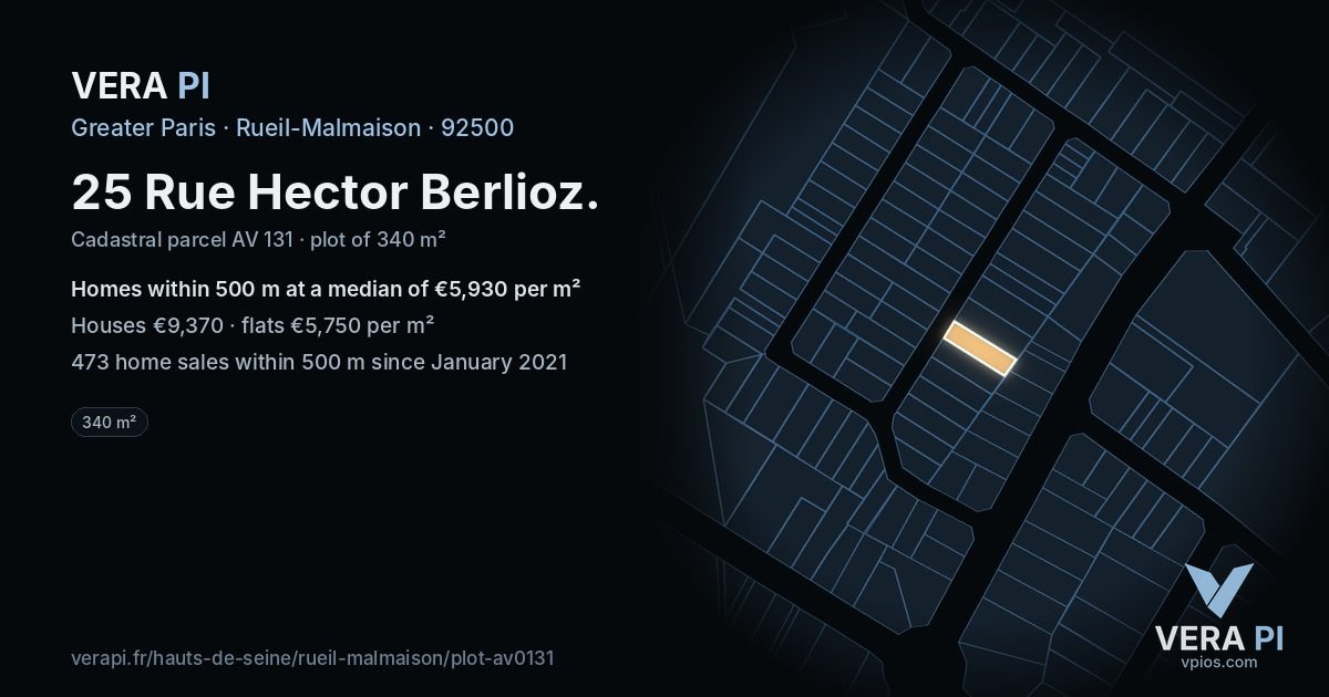 25 Rue Hector Berlioz, Rueil-Malmaison at night – the plot lit, the parcels around coloured by the prices near them
