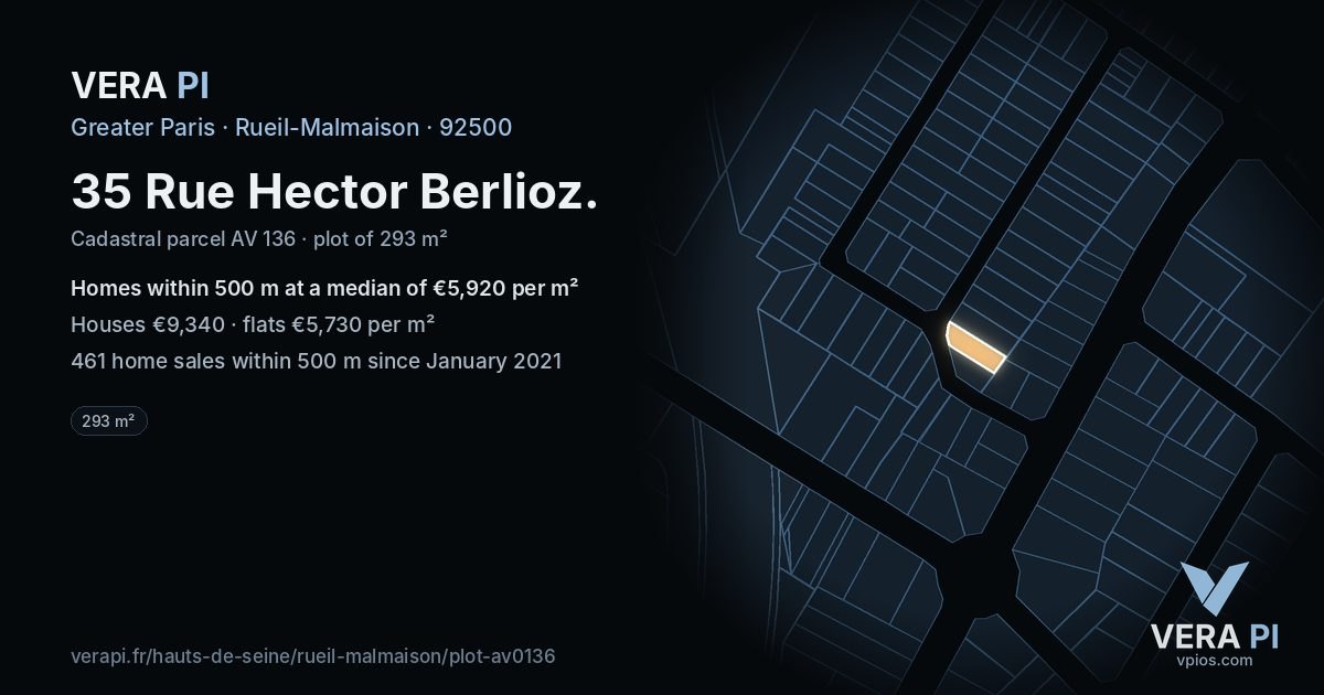 35 Rue Hector Berlioz, Rueil-Malmaison at night – the plot lit, the parcels around coloured by the prices near them