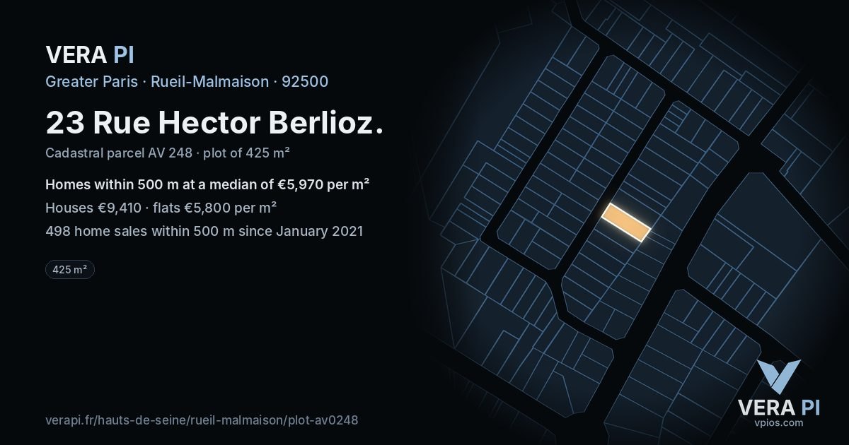 23 Rue Hector Berlioz, Rueil-Malmaison at night – the plot lit, the parcels around coloured by the prices near them