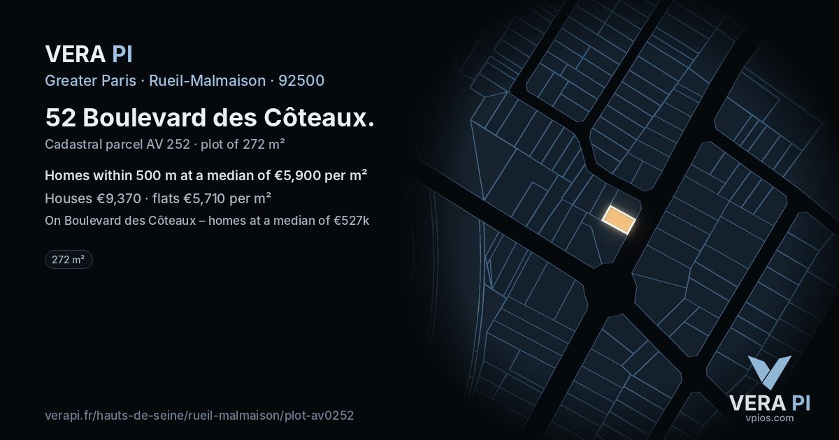 52 Boulevard des Côteaux, Rueil-Malmaison at night – the plot lit, the parcels around coloured by the prices near them