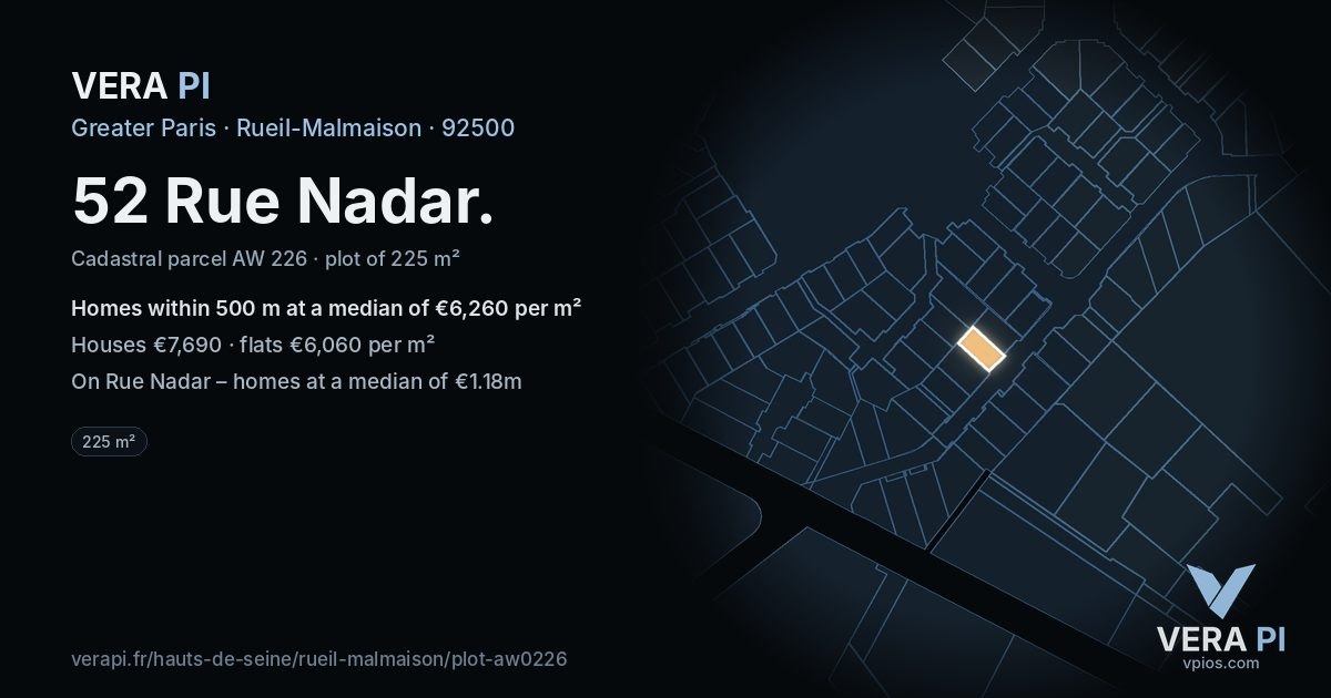 52 Rue Nadar, Rueil-Malmaison at night – the plot lit, the parcels around coloured by the prices near them