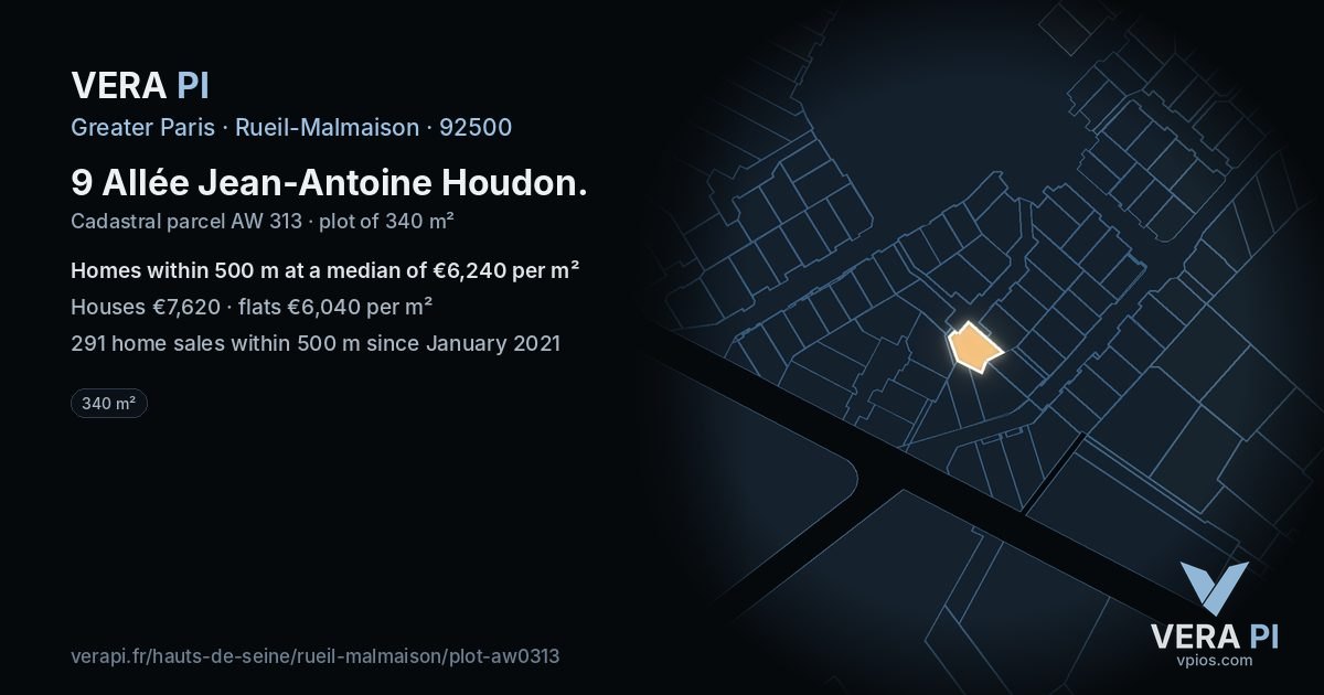 9 Allée Jean-Antoine Houdon, Rueil-Malmaison at night – the plot lit, the parcels around coloured by the prices near them