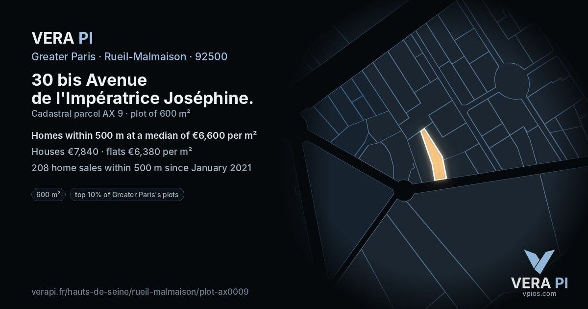 30 bis Avenue de l'Impératrice Joséphine, Rueil-Malmaison at night – the plot lit, the parcels around coloured by the prices near them