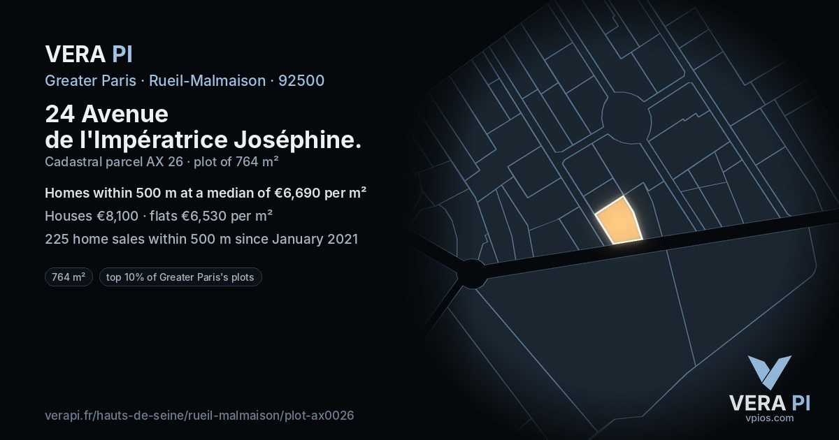 24 Avenue de l'Impératrice Joséphine, Rueil-Malmaison at night – the plot lit, the parcels around coloured by the prices near them