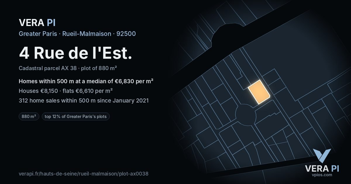 4 Rue de l'Est, Rueil-Malmaison at night – the plot lit, the parcels around coloured by the prices near them