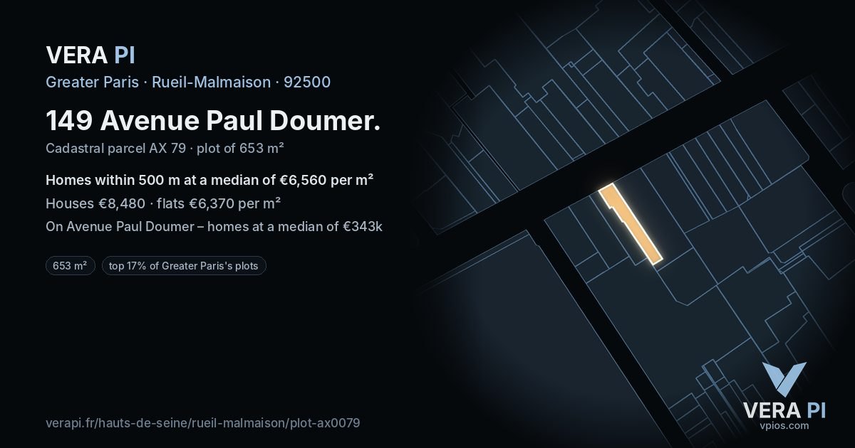 149 Avenue Paul Doumer, Rueil-Malmaison at night – the plot lit, the parcels around coloured by the prices near them
