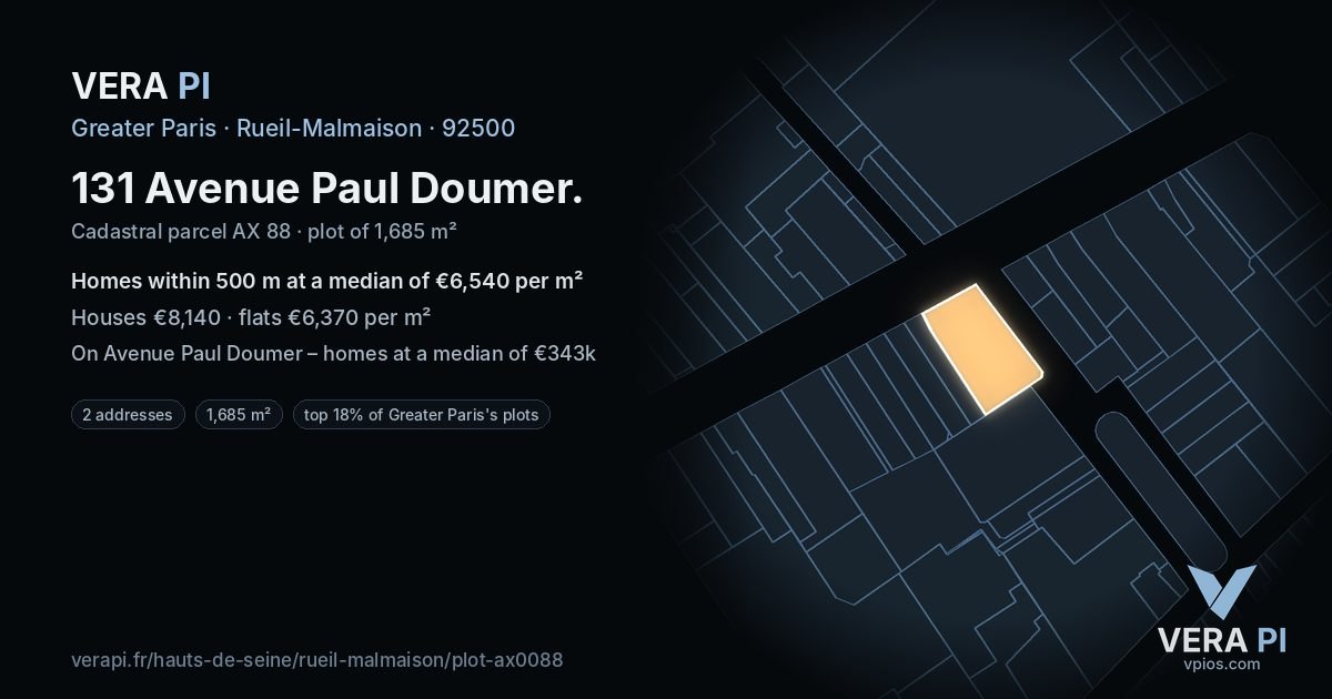 131 Avenue Paul Doumer, Rueil-Malmaison at night – the plot lit, the parcels around coloured by the prices near them