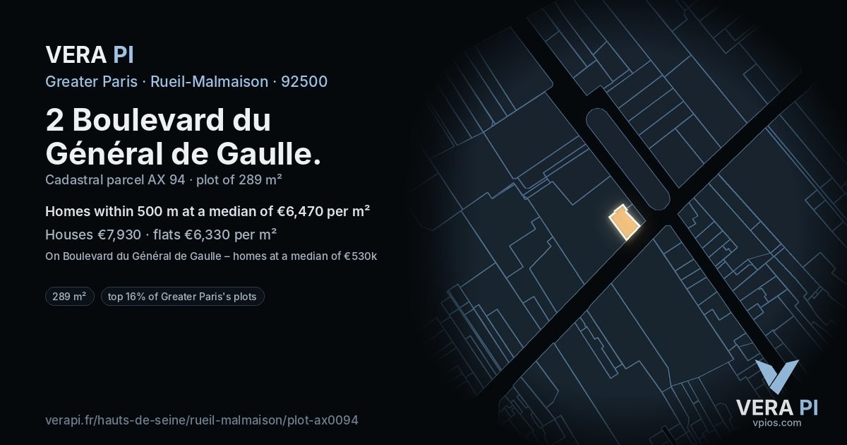 2 Boulevard du Général de Gaulle, Rueil-Malmaison at night – the plot lit, the parcels around coloured by the prices near them