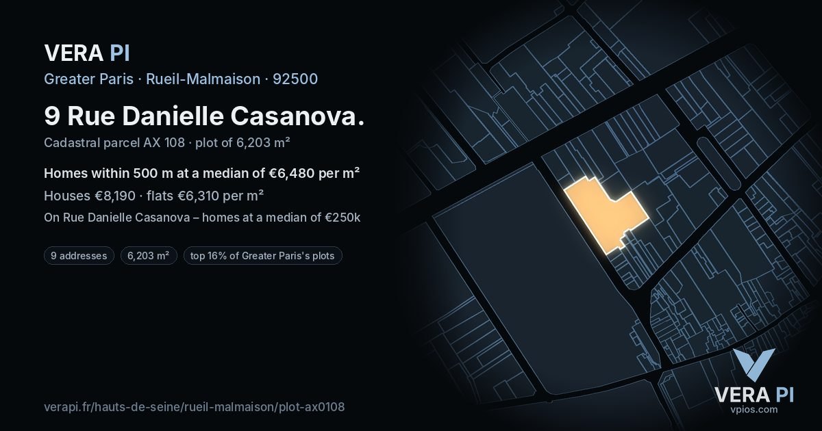 9 Rue Danielle Casanova, Rueil-Malmaison at night – the plot lit, the parcels around coloured by the prices near them