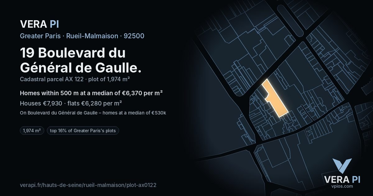 19 Boulevard du Général de Gaulle, Rueil-Malmaison at night – the plot lit, the parcels around coloured by the prices near them