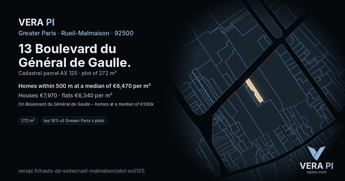 13 Boulevard du Général de Gaulle, Rueil-Malmaison at night – the plot lit, the parcels around coloured by the prices near them