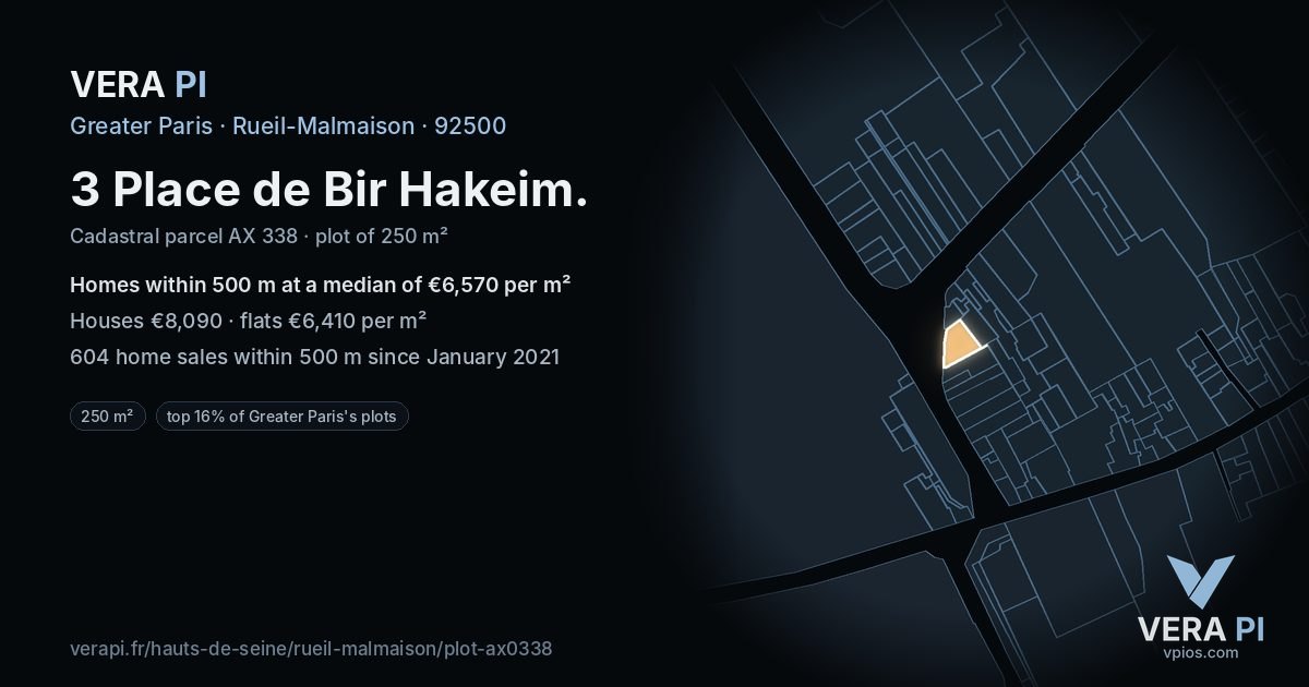 3 Place de Bir Hakeim, Rueil-Malmaison at night – the plot lit, the parcels around coloured by the prices near them