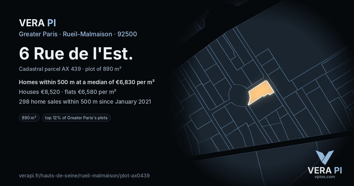 6 Rue de l'Est, Rueil-Malmaison at night – the plot lit, the parcels around coloured by the prices near them