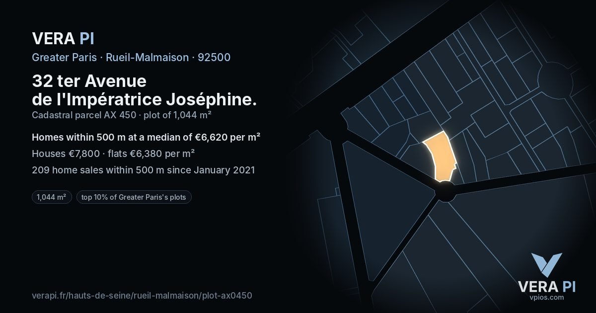 32 ter Avenue de l'Impératrice Joséphine, Rueil-Malmaison at night – the plot lit, the parcels around coloured by the prices near them