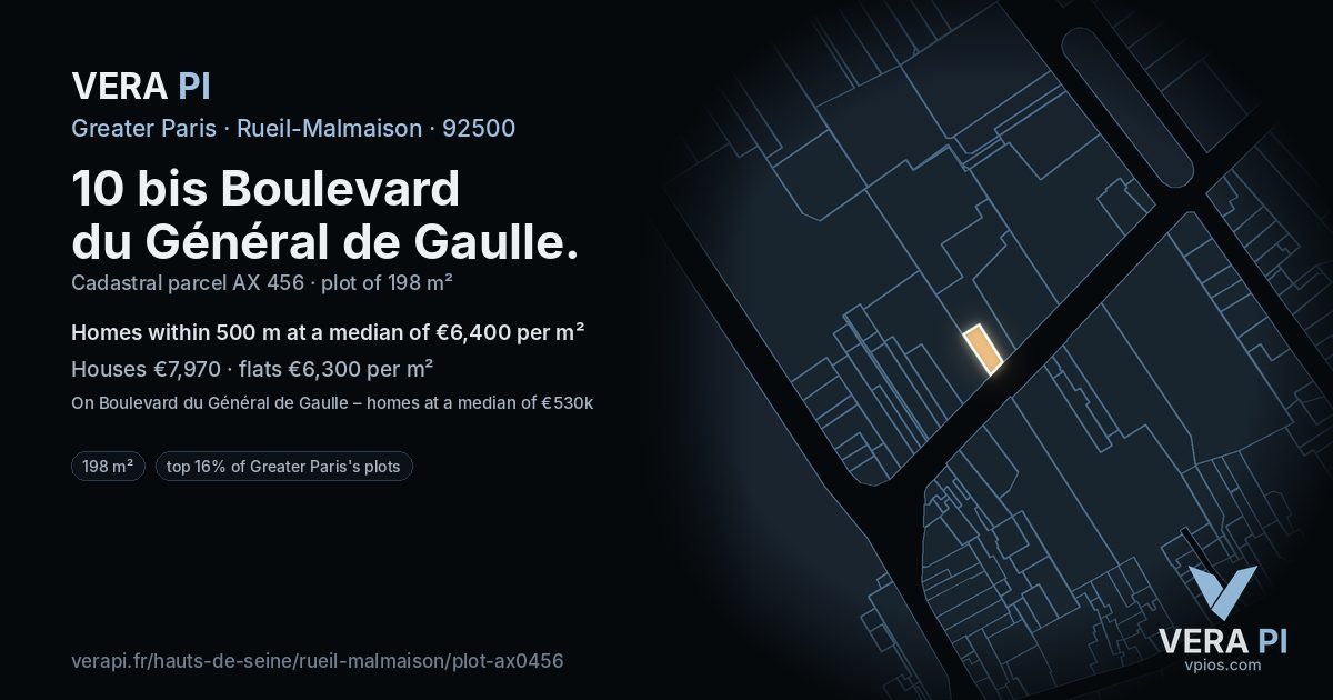 10 bis Boulevard du Général de Gaulle, Rueil-Malmaison at night – the plot lit, the parcels around coloured by the prices near them