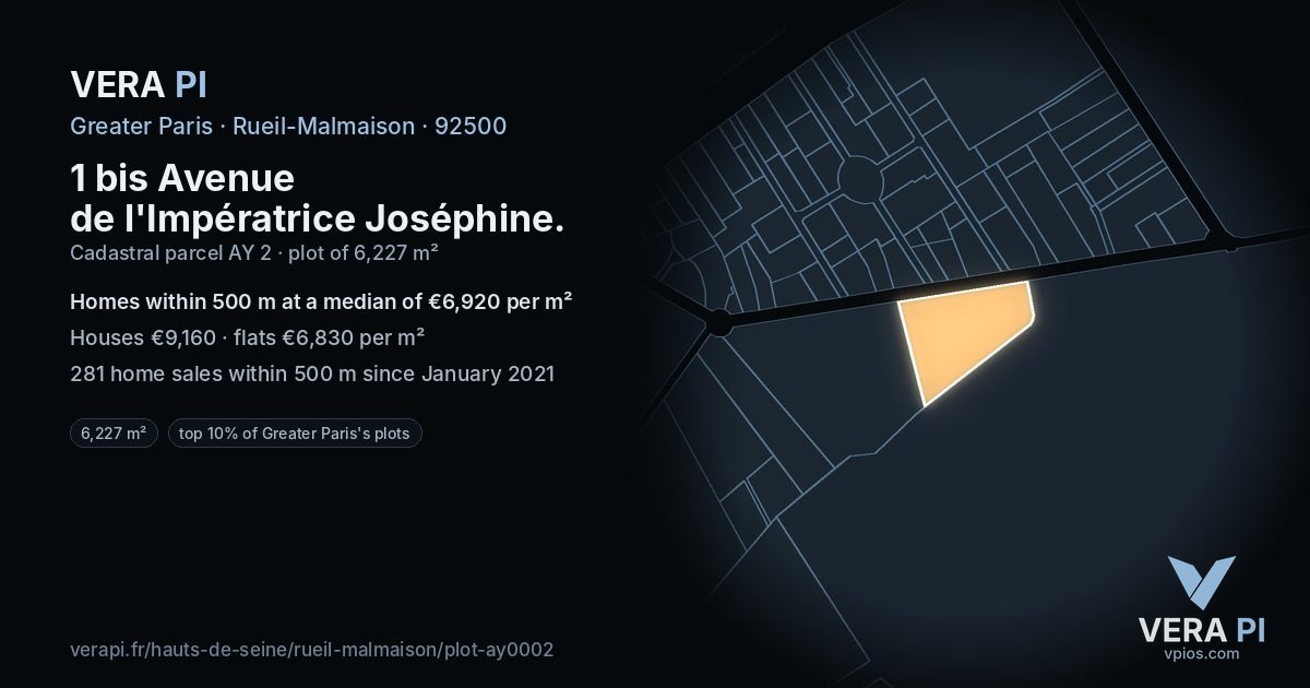 1 bis Avenue de l'Impératrice Joséphine, Rueil-Malmaison at night – the plot lit, the parcels around coloured by the prices near them