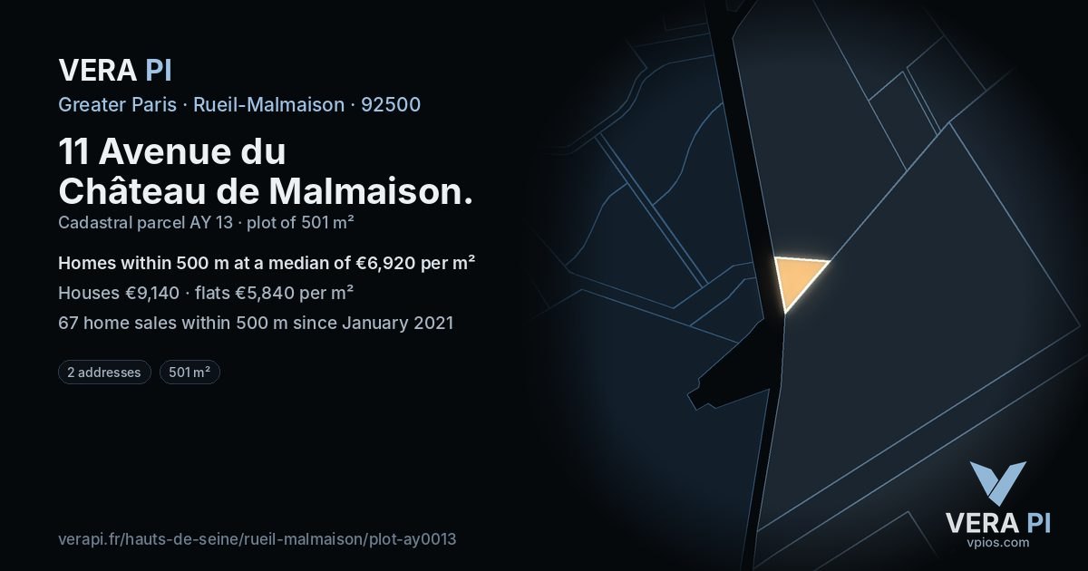 11 Avenue du Château de Malmaison, Rueil-Malmaison at night – the plot lit, the parcels around coloured by the prices near them