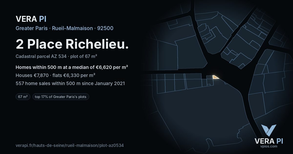 2 Place Richelieu, Rueil-Malmaison at night – the plot lit, the parcels around coloured by the prices near them