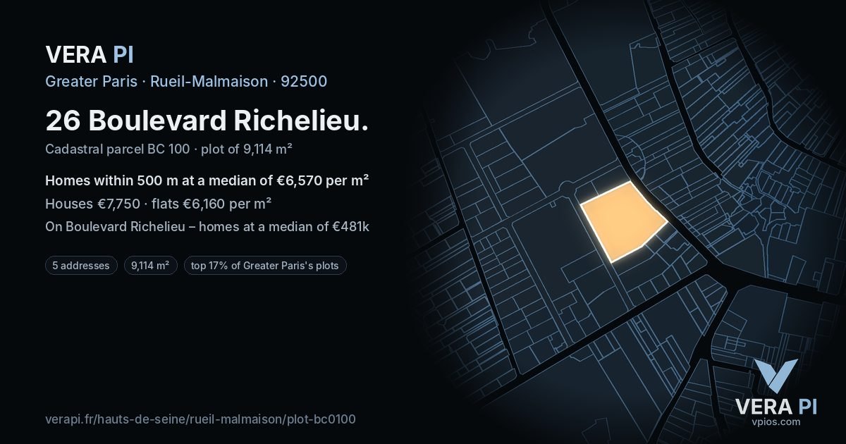 26 Boulevard Richelieu, Rueil-Malmaison at night – the plot lit, the parcels around coloured by the prices near them