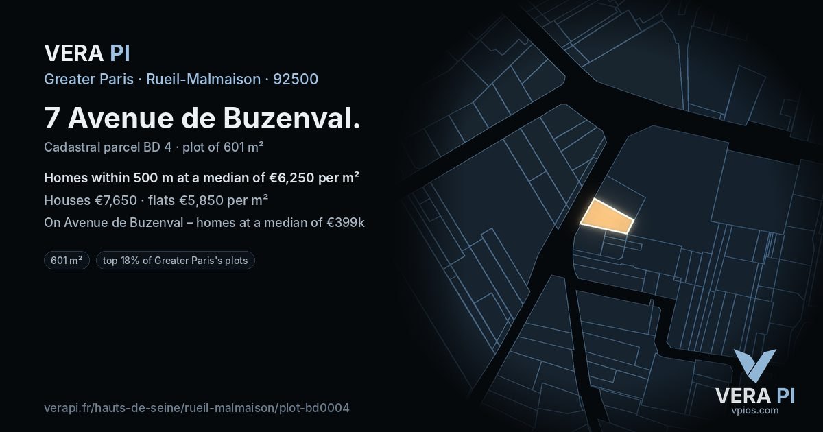 7 Avenue de Buzenval, Rueil-Malmaison at night – the plot lit, the parcels around coloured by the prices near them