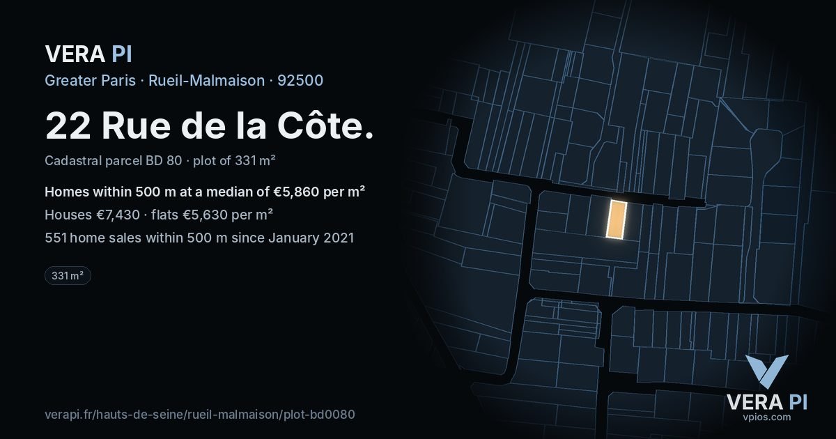 22 Rue de la Côte, Rueil-Malmaison at night – the plot lit, the parcels around coloured by the prices near them