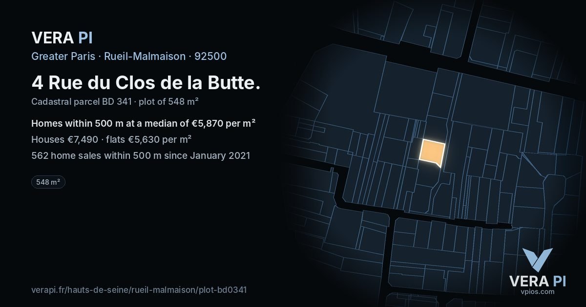 4 Rue du Clos de la Butte, Rueil-Malmaison at night – the plot lit, the parcels around coloured by the prices near them