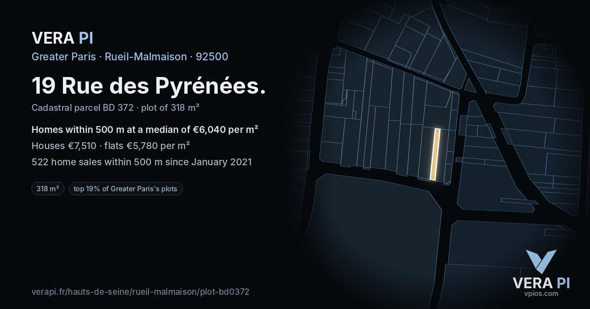 19 Rue des Pyrénées, Rueil-Malmaison at night – the plot lit, the parcels around coloured by the prices near them