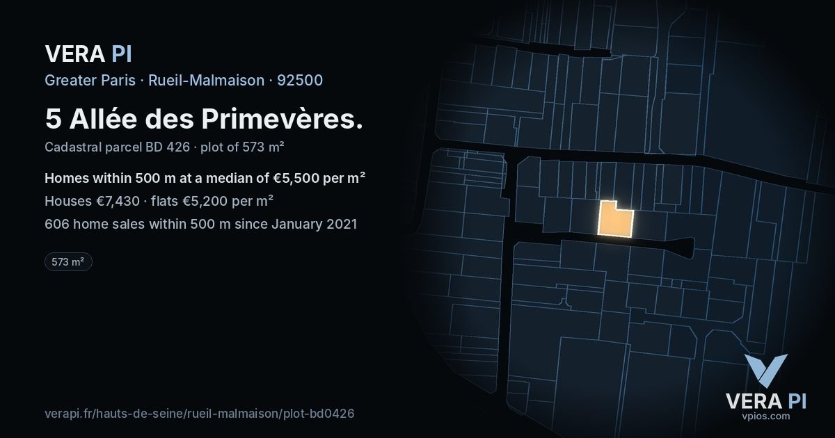 5 Allée des Primevères, Rueil-Malmaison at night – the plot lit, the parcels around coloured by the prices near them