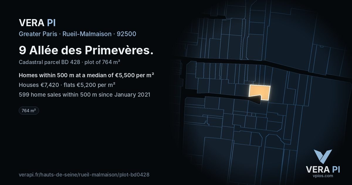 9 Allée des Primevères, Rueil-Malmaison at night – the plot lit, the parcels around coloured by the prices near them