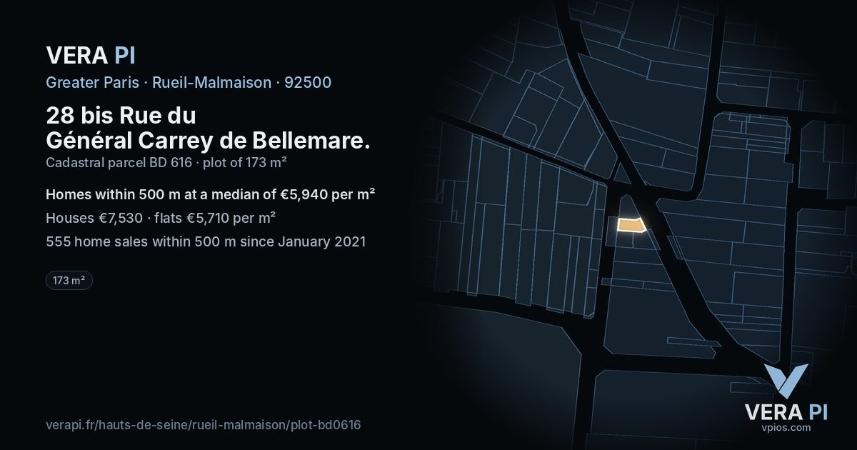 28 bis Rue du Général Carrey de Bellemare, Rueil-Malmaison at night – the plot lit, the parcels around coloured by the prices near them
