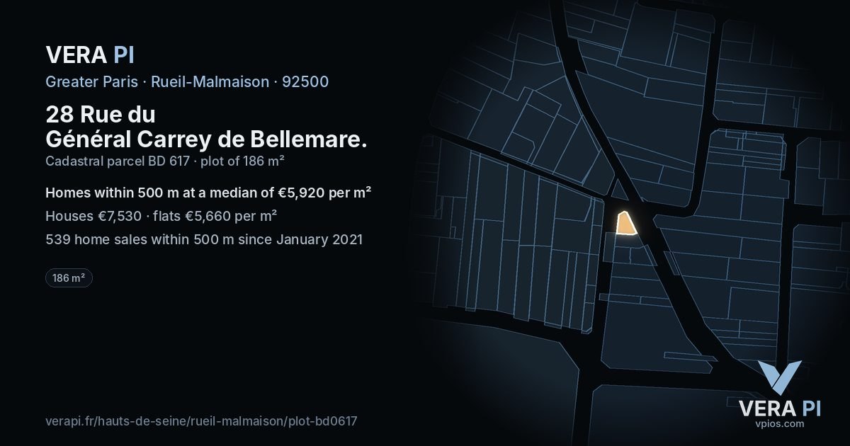 28 Rue du Général Carrey de Bellemare, Rueil-Malmaison at night – the plot lit, the parcels around coloured by the prices near them