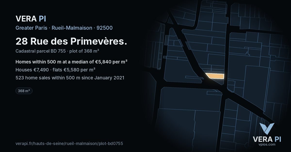 28 Rue des Primevères, Rueil-Malmaison at night – the plot lit, the parcels around coloured by the prices near them